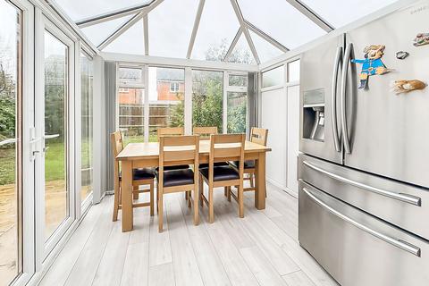 4 bedroom semi-detached house for sale, Cresswell Square, Angmering, BN16