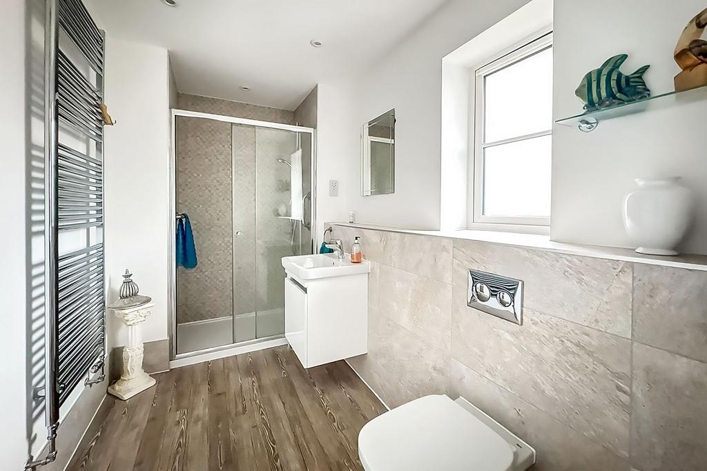 Ensuite 2