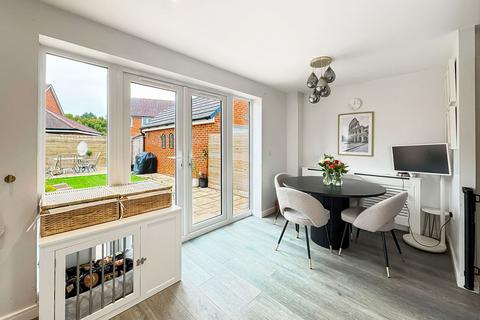 3 bedroom semi-detached house for sale, Coleridge Crescent, Littlehampton, BN17