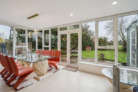 3 bedroom detached house for sale, Colburn Avenue, Pinner HA5