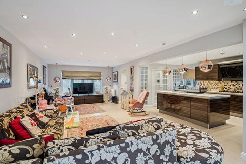 3 bedroom detached house for sale, Colburn Avenue, Pinner HA5