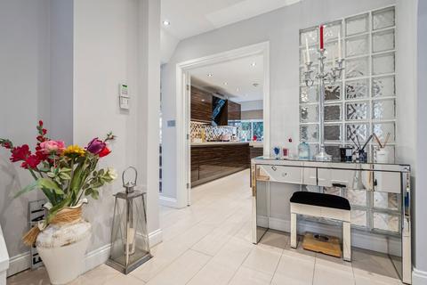 3 bedroom detached house for sale, Colburn Avenue, Pinner HA5