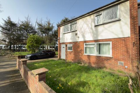 1 bedroom end of terrace house to rent, Staines Road East, Sunbury-on-Thames TW16