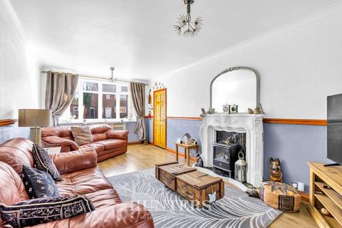 2 bedroom semi-detached house for sale, York Road West, Alkrington, Manchester, M24