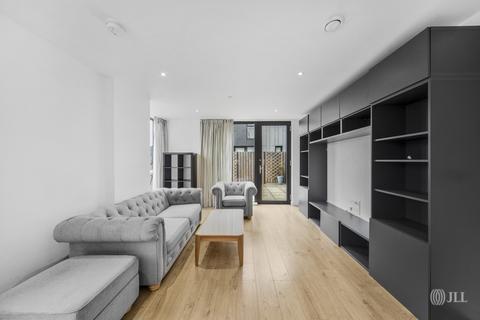 3 bedroom flat to rent, Langham House, London E15