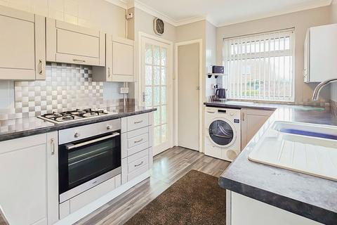 2 bedroom semi-detached bungalow for sale, Parkside Avenue, Littlehampton, BN17