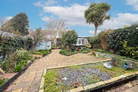 2 bedroom semi-detached bungalow for sale, Parkside Avenue, Littlehampton, BN17