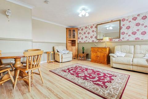 2 bedroom semi-detached bungalow for sale, Parkside Avenue, Littlehampton, BN17