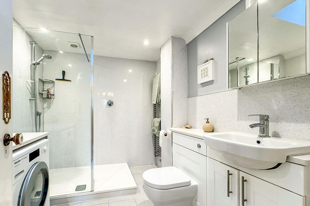 Utility Shower Room