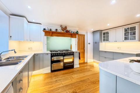 5 bedroom semi-detached house for sale, Weavers Hill, Angmering, BN16