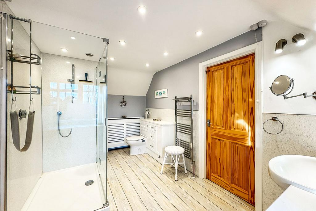 'Jack &amp; Jill' Shower Room