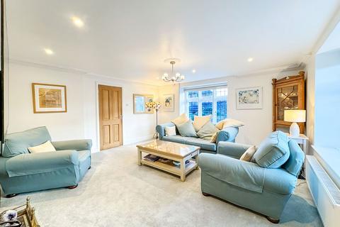 5 bedroom semi-detached house for sale, Weavers Hill, Angmering, BN16