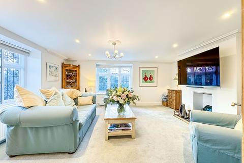 5 bedroom semi-detached house for sale, Weavers Hill, Angmering, BN16