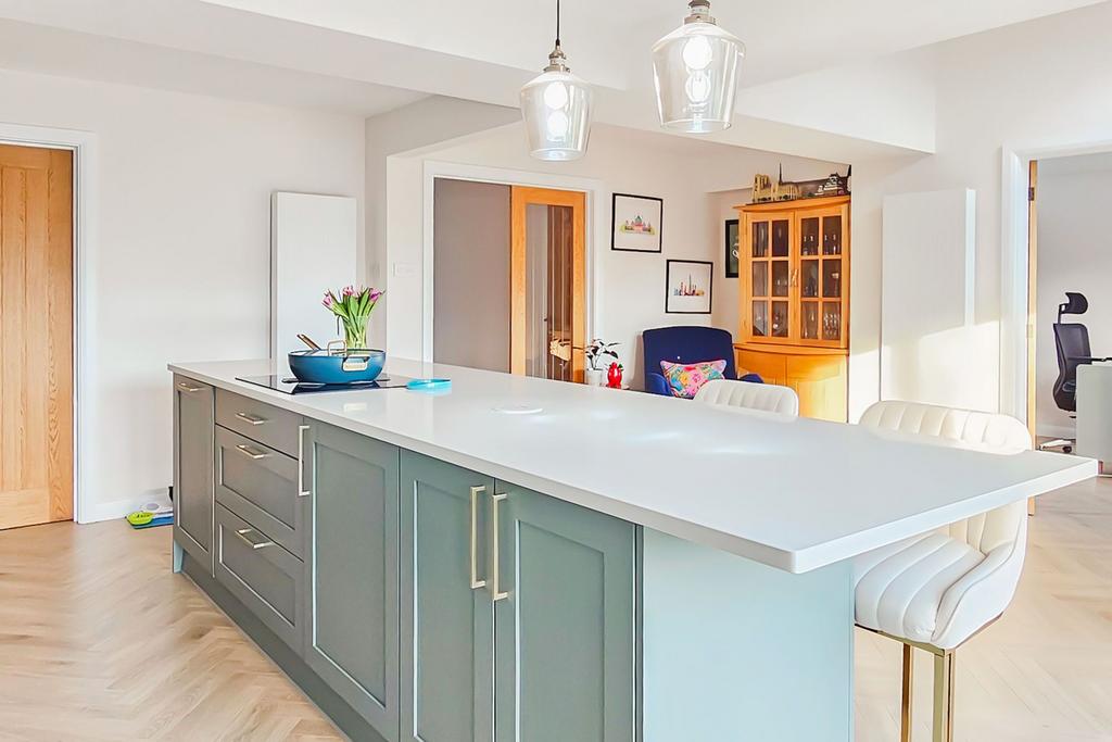 Kitchen / Breakfast Room