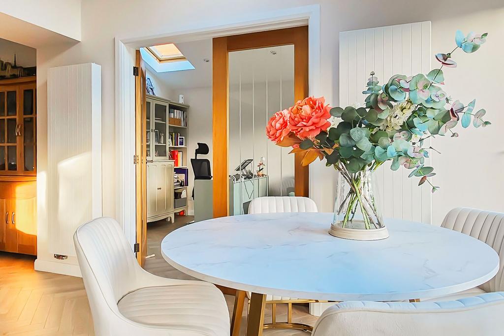 Kitchen / Breakfast Room