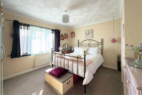 2 bedroom semi-detached house for sale, Lloyd Goring Close, Angmering, BN16