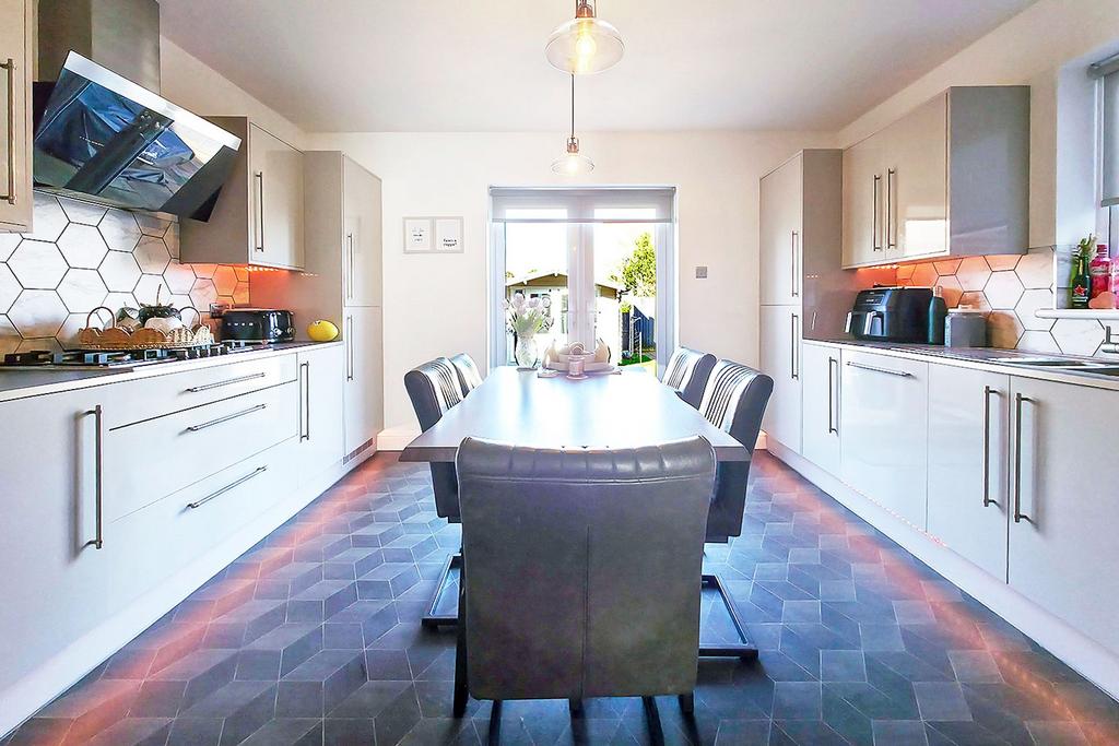 Kitchen / Diner