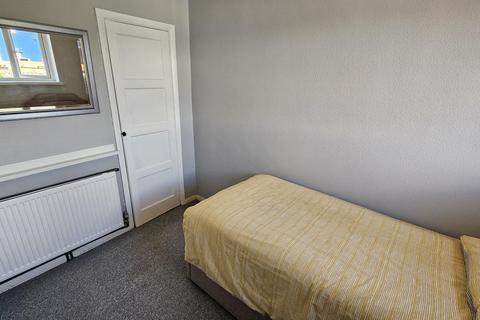1 bedroom in a house share to rent, Wingfield Way, Ruislip HA4