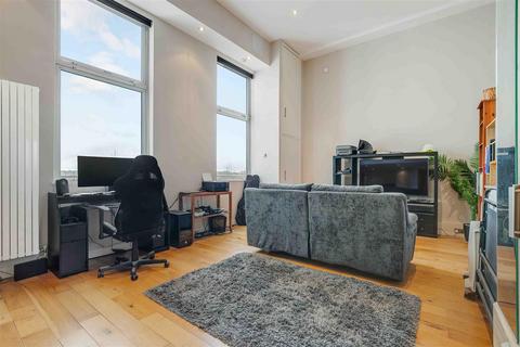 1 bedroom apartment to rent, Peterborough Road, London
