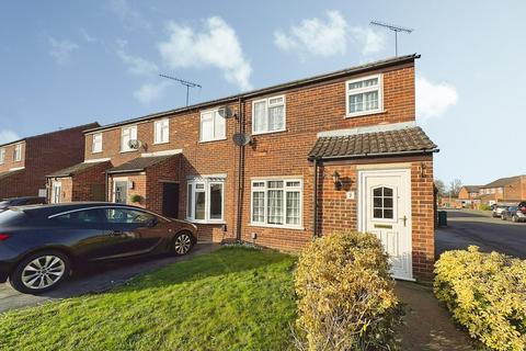 3 bedroom end of terrace house for sale, Peggotty Close, Chelmsford, CM1