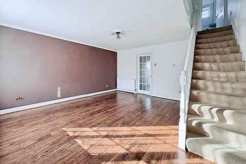3 bedroom end of terrace house for sale, Peggotty Close, Chelmsford, CM1