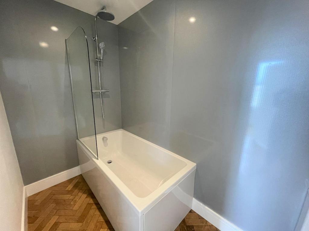 Bathroom..jpeg