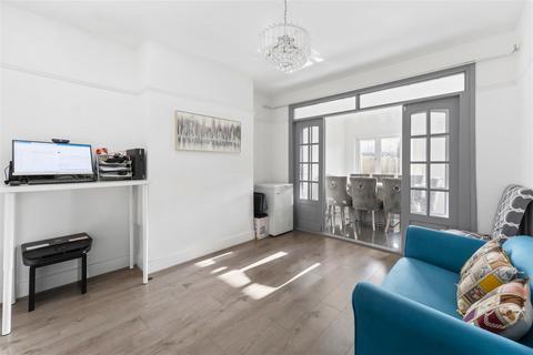 3 bedroom terraced house for sale, Lyndhurst Gardens, Barking