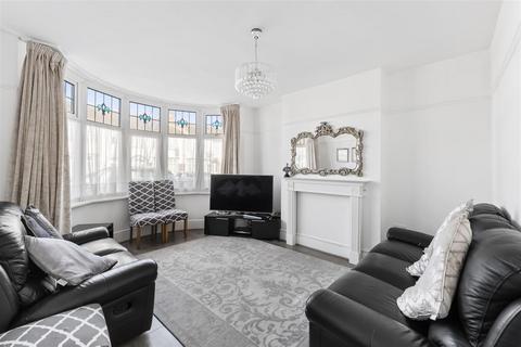 3 bedroom terraced house for sale, Lyndhurst Gardens, Barking