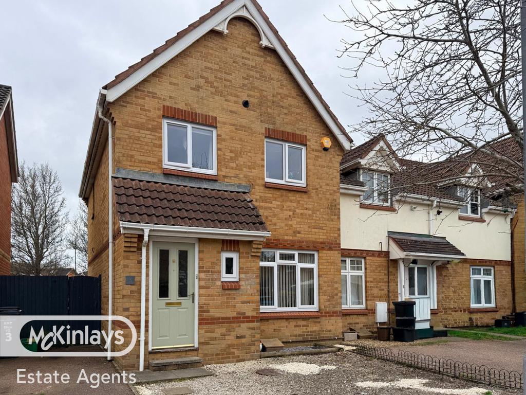3 bed terraced house for sale Eaton Crescent, Tau