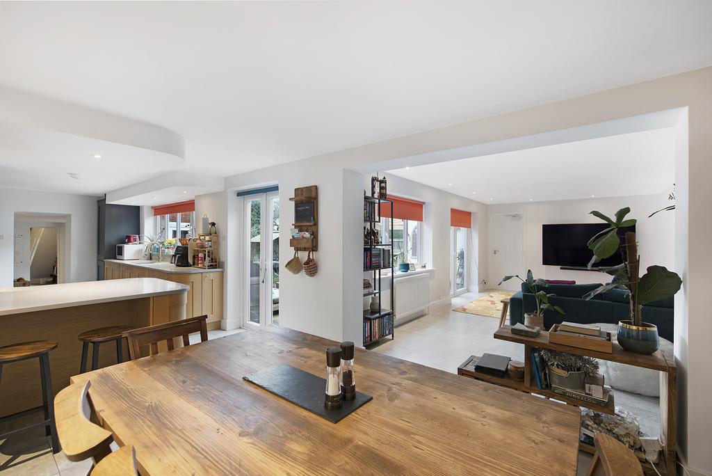 Kitchen/Dining