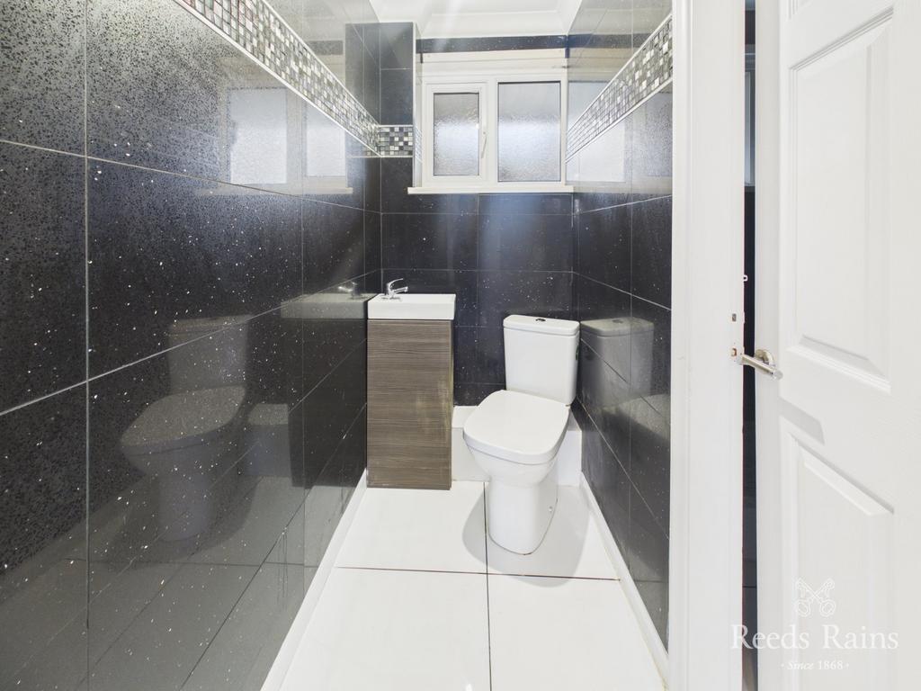 Ground Floor/Wc