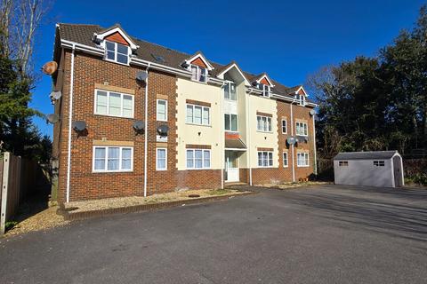 1 bedroom ground floor flat to rent, Millbrook Road East, Freemantle