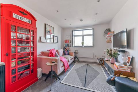 undefined, West Barnes Lane, Motspur Park, New Malden, KT3
