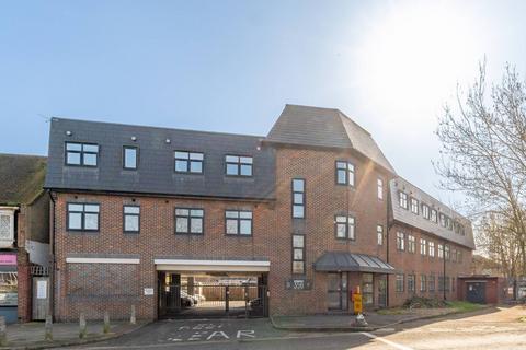 West Barnes Lane, Motspur Park, New Malden, KT3