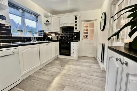 2 bedroom semi-detached house for sale, Loveless Gardens, Gateshead