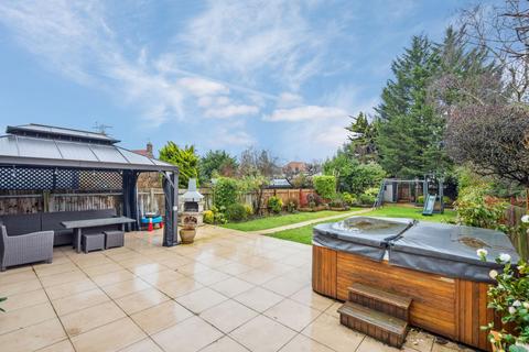 5 bedroom semi-detached house for sale, Evelyn Drive, Pinner HA5