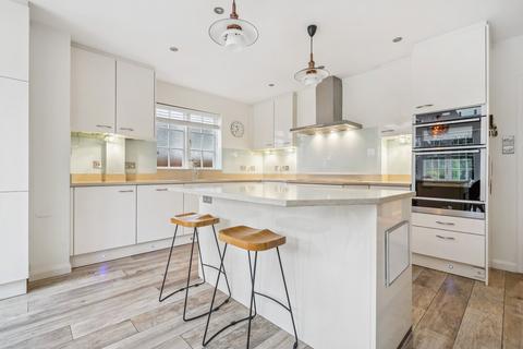 5 bedroom semi-detached house for sale, Evelyn Drive, Pinner HA5