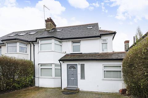 3 bedroom maisonette to rent, The Vale, Cricklewood, London, NW11