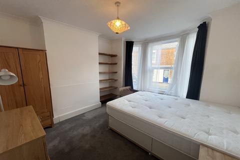 3 bedroom terraced house to rent, Great Clarendon Street, Jericho, Oxford, Oxfordshire, OX2