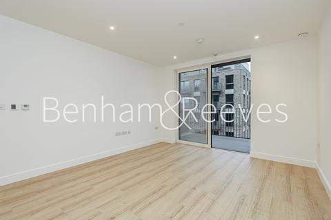 undefined, Quay Walk, Grand Union HA0