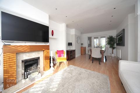 3 bedroom semi-detached house for sale, Luton, Bedfordshire, LU3