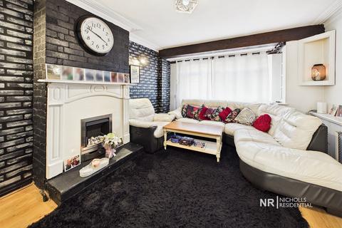 4 bedroom semi-detached house for sale, Grange Road, Chessington, Surrey. KT9
