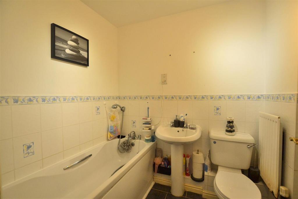 Family Bathroom.JPG
