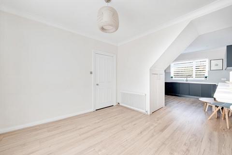 2 bedroom flat for sale, Saville Road