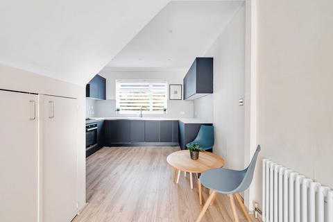 2 bedroom flat for sale, Saville Road