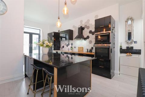 3 bedroom end of terrace house for sale, West Street, Alford