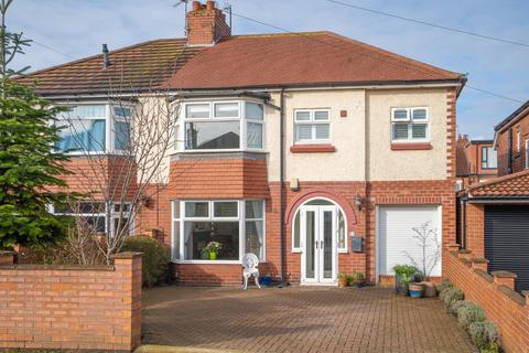 undefined, White House Drive, York