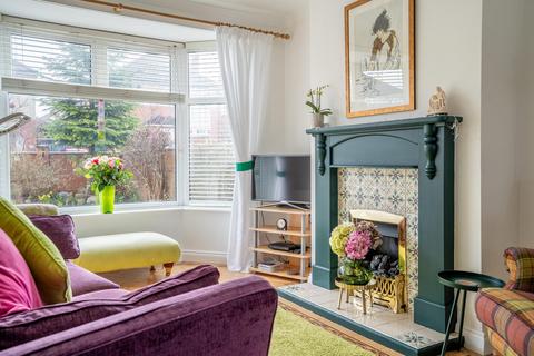 undefined, White House Drive, York