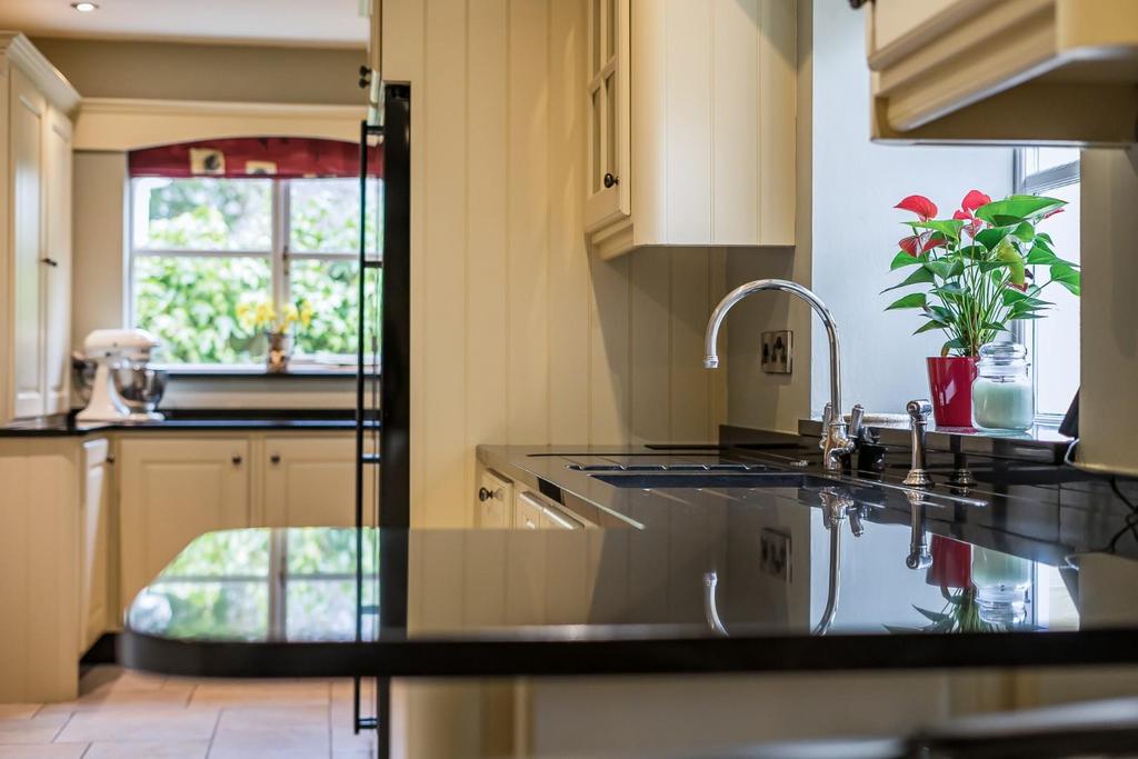 Kitchen worktops.jpg