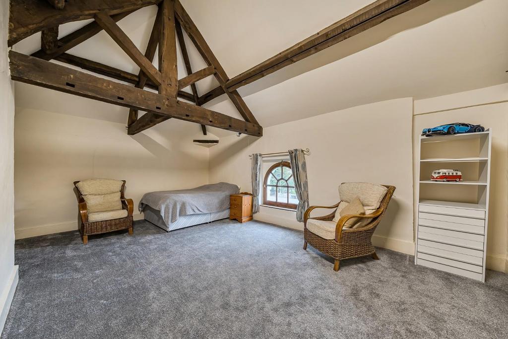 Bedroom 5.jpg